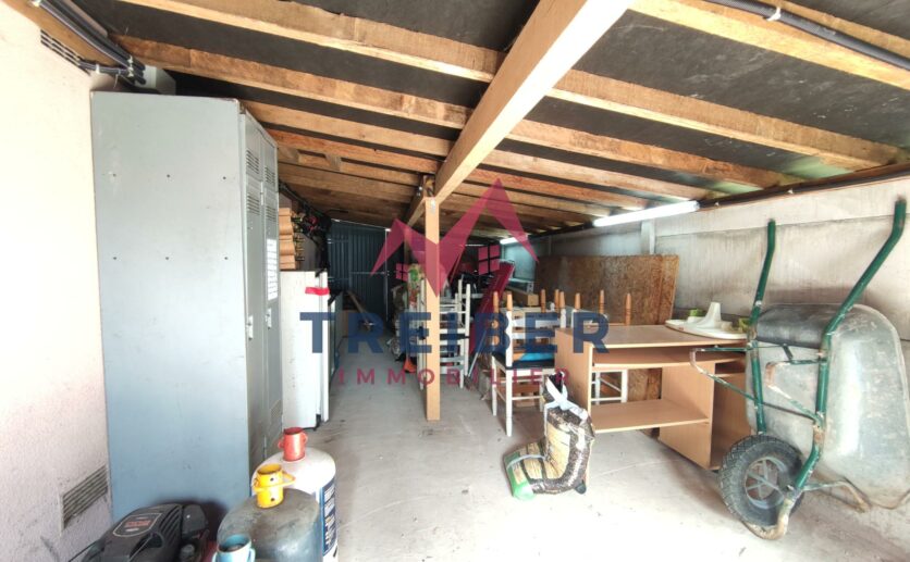 Maison de 13750 m2 à Ronchamp au calme avec garage et terrain privatif