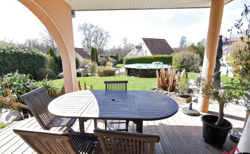 Maison  2007 à Frahier-Et-Châtebier   4 chambres, jardin et garages