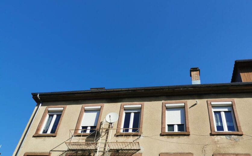 Hérimoncourt (25), appartement  traversant de 93 m2  trois chambres avec abri voiture dernier étage en vente