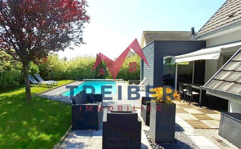 Maison 2009 à Chavannes-sur-l'Étang   4 Chambres, Terrain Privatif, Piscine Chauffée et Garage