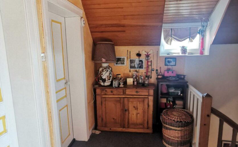 Maison Cravanche sur 895 m2 de terrain avec terrasse et grand garage au calme