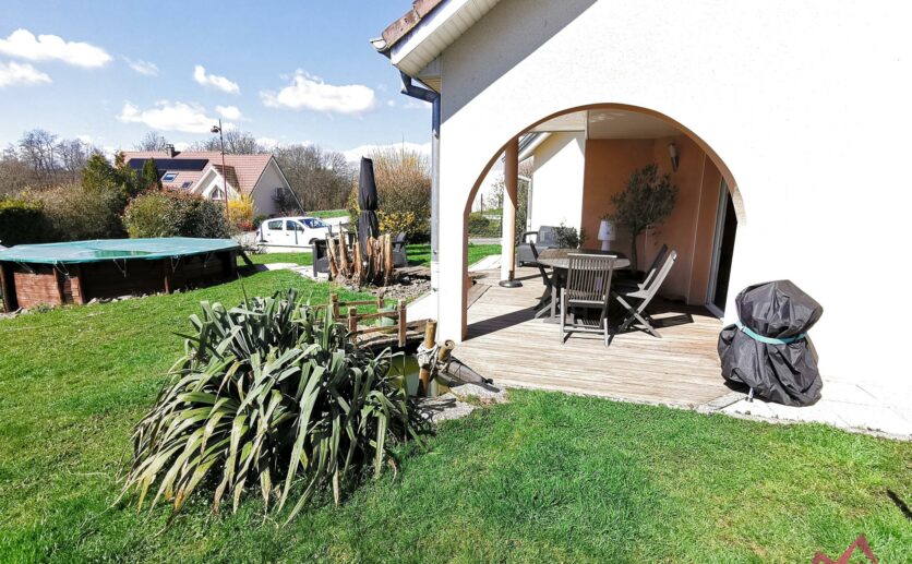 Maison  2007 à Frahier-Et-Châtebier   4 chambres, jardin et garages