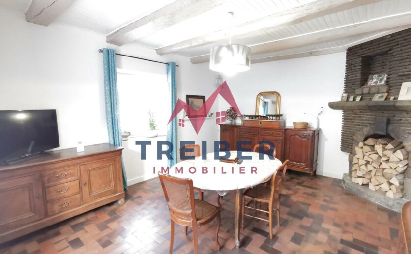 Maison Essert,  type ferme, façade en pierres apparentes de 201m2 avec terrasse,et  garage à vendre à Essert