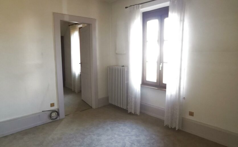 maison Grandvillars type T5 sur terrain privatif de 396 m2 sur sous sol avec garage