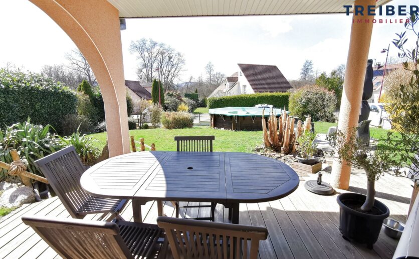 Maison  2007 à Frahier-Et-Châtebier   4 chambres, jardin et garages