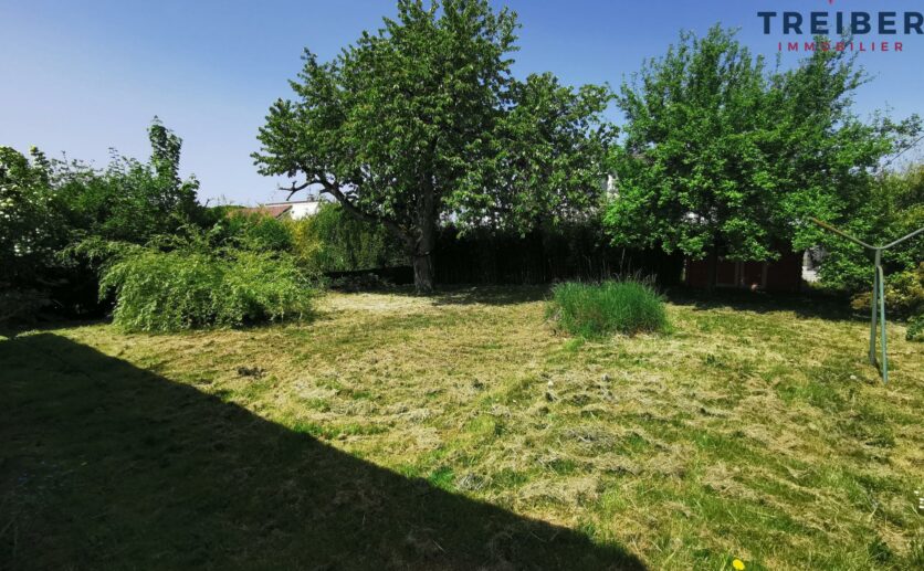 Maison Bourogne, proche axe autoroutier sur 14 ares de terrain située au calme avec sous sol et garage