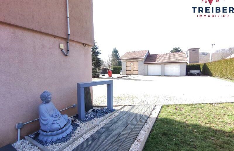 Maison de 137.50 m2 à Ronchamp au calme avec garage et terrain privatif