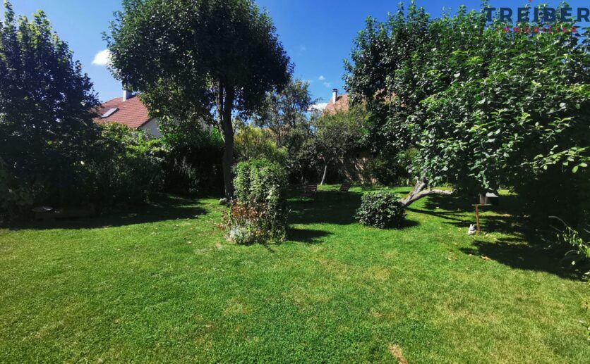 Maison Bessoncourt type ferme entièrement rénovée avec corp de ferme sur 6 ares 55,  garage 3 voitures.