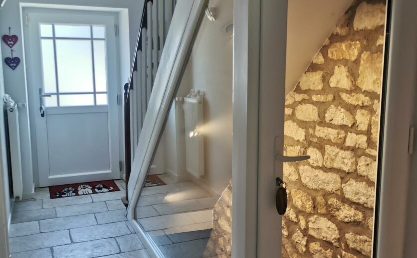 Maison Bessoncourt type ferme entièrement rénovée avec corp de ferme sur 6 ares 55,  garage 3 voitures.