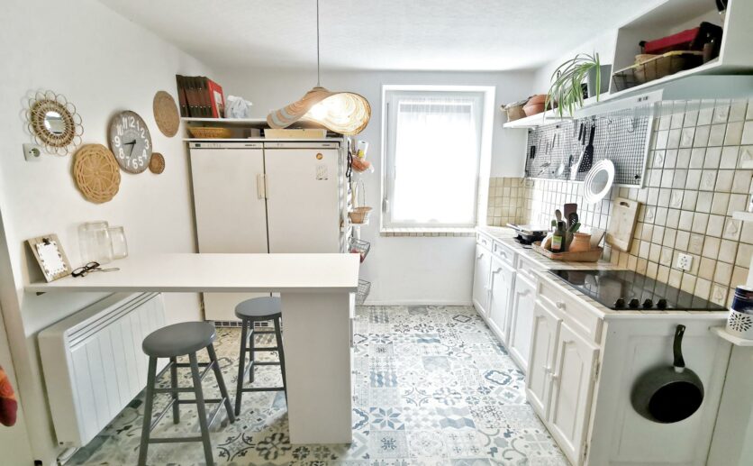 Maison Essert,  type ferme, façade en pierres apparentes de 201m2 avec terrasse,et  garage à vendre à Essert