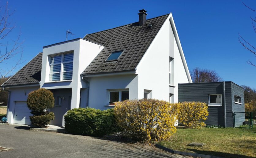 maison Dannemarie dans 68210 avec piscine chauffée sur 728 m2 avec garage au calme