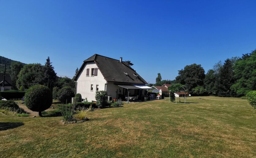 Belfort à 15 minutes, Maison Vescemont (90200)   160 m2 habitables sur 2 483 m2 de terrain sur sous sol et gar