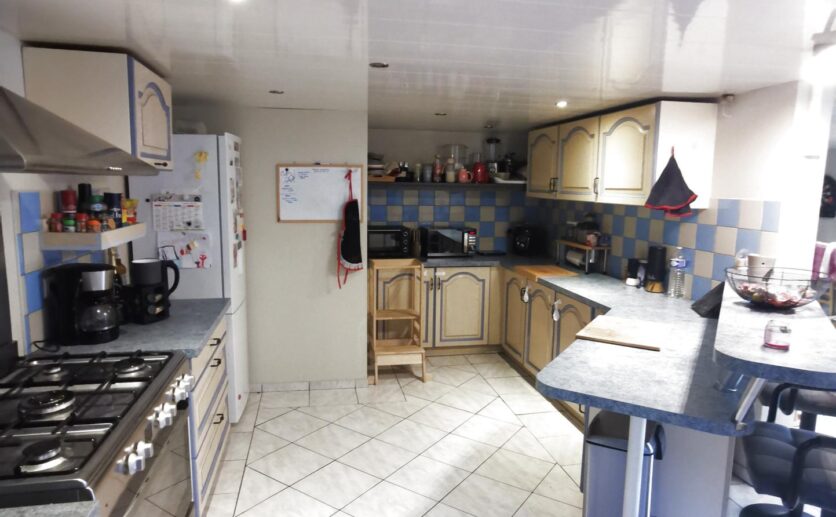 Maison de 137.50 m2 à Ronchamp au calme avec garage et terrain privatif