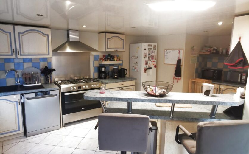 Maison de 137.50 m2 à Ronchamp au calme avec garage et terrain privatif