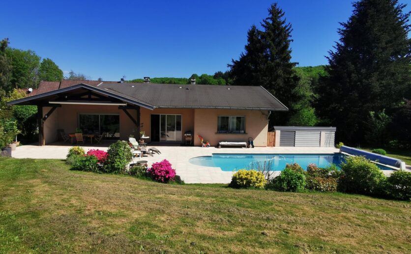 Maison Châlonvillars de plain-pied, Belfort à 5 minutes. villa F6 sur 1345 m2 avec terrasse piscine sous sol g