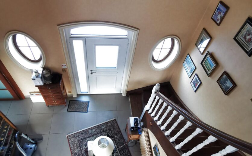 Maison Belfort à 15 minutes en exclusivité :  sur 860 m2 de terrain. Terrasse, piscine, sous sol avec garages.