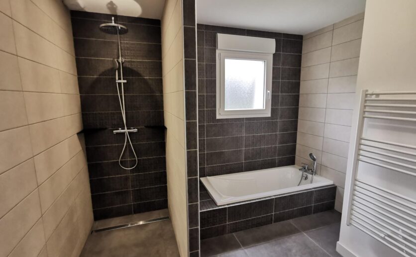 maison neuve axe Belfort, Montbéliard, Delle T5 sur 8 ares 32 de plain-pied RE 2020