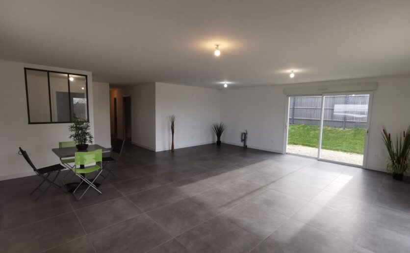 maison neuve axe Belfort, Montbéliard, Delle T5 sur 8 ares 32 de plain-pied RE 2020