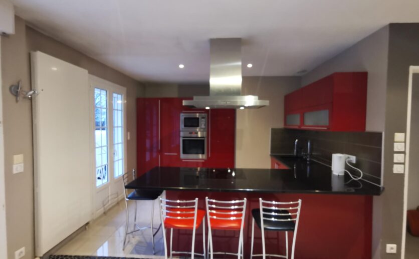 MAISON CHEVREMONT SUR SOUS SOL GARAGE 2 VOITURES SUR 586 M2