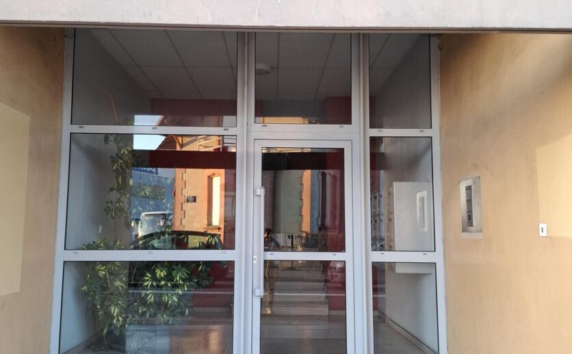 Appartement type studio de 32m2 avec balcon et cave