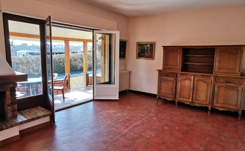 Maison proche Essert et Belfort  sur 76 ares de terrain au calme dans un secteur géographique recherché.