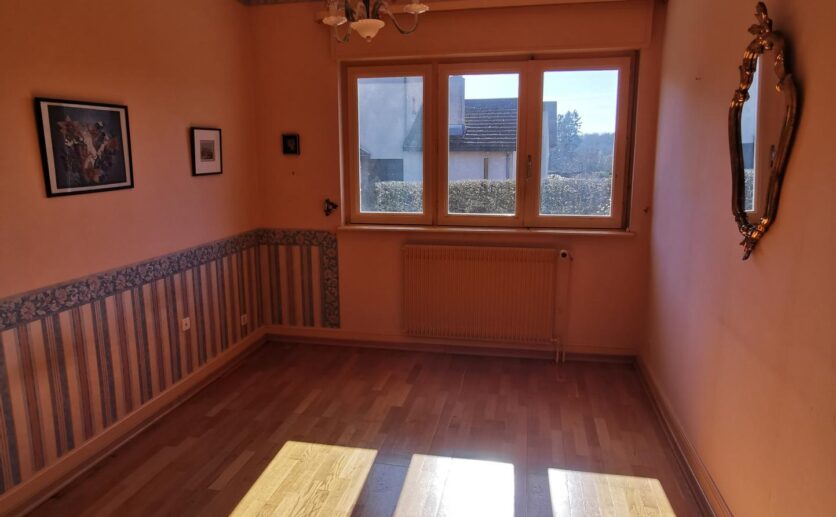 Maison proche Essert et Belfort  sur 76 ares de terrain au calme dans un secteur géographique recherché.