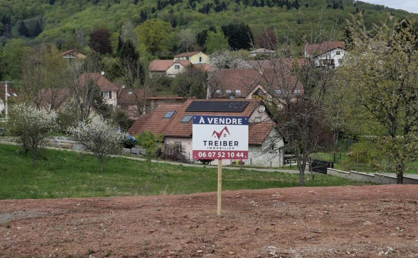 A vendre - Magnifique terrain constructible de 9 ares