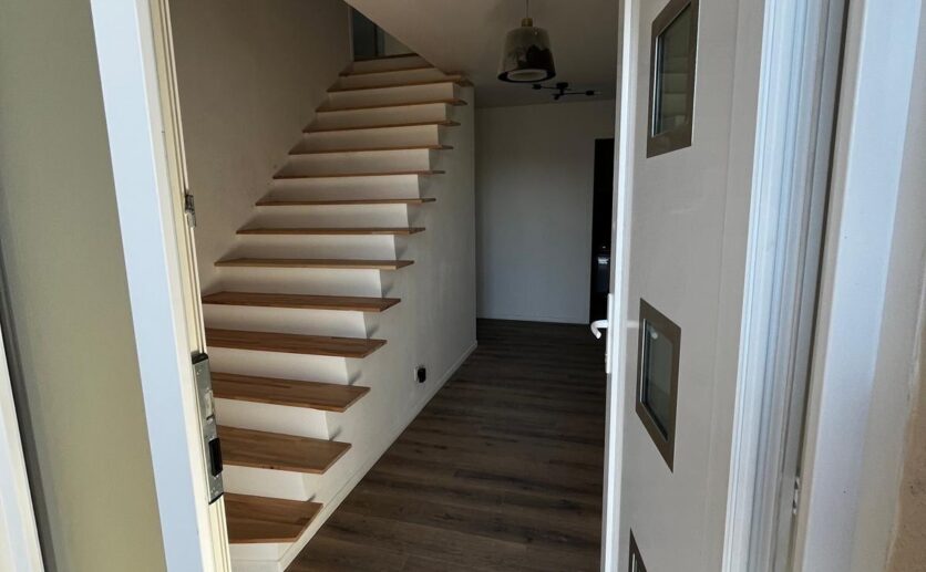 Maison Belfort nord entre ville et montagne, rénovée de 150m2 sur sous-sol garage 2 voitures avec vue dégagée.